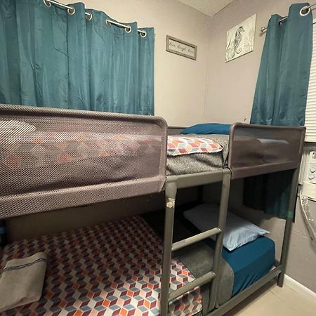 Miami Vibes "Hostel-Like" Shared Room North Miami Kültér fotó