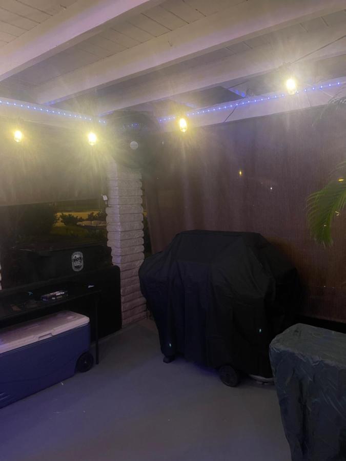 Miami Vibes "Hostel-Like" Shared Room North Miami Kültér fotó